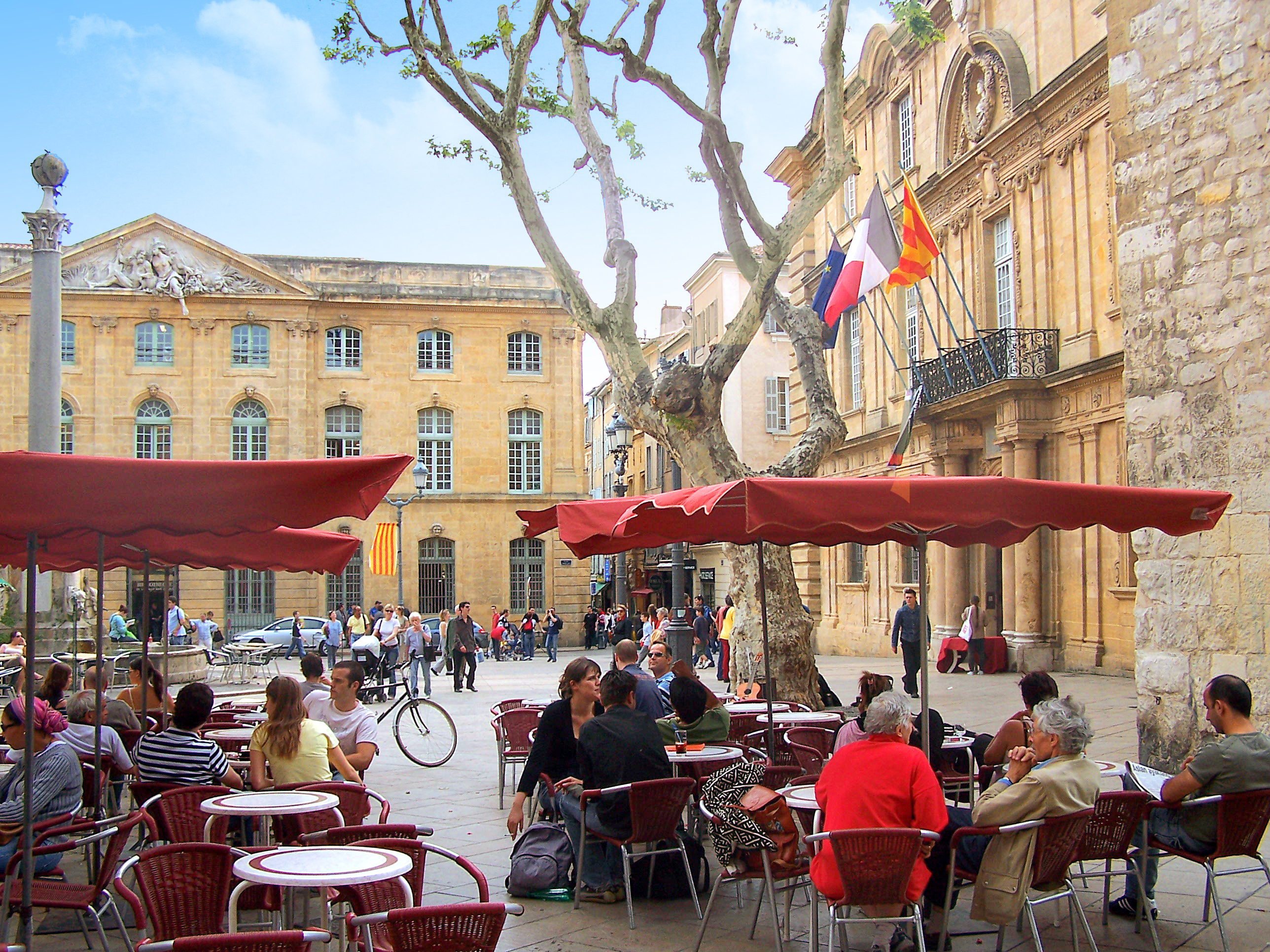 Экс ан прованс франция. Aix en Provence Франция. Экс АН Прованс площадь de l'Hôtel de ville. Aix en Provence Франция фото.