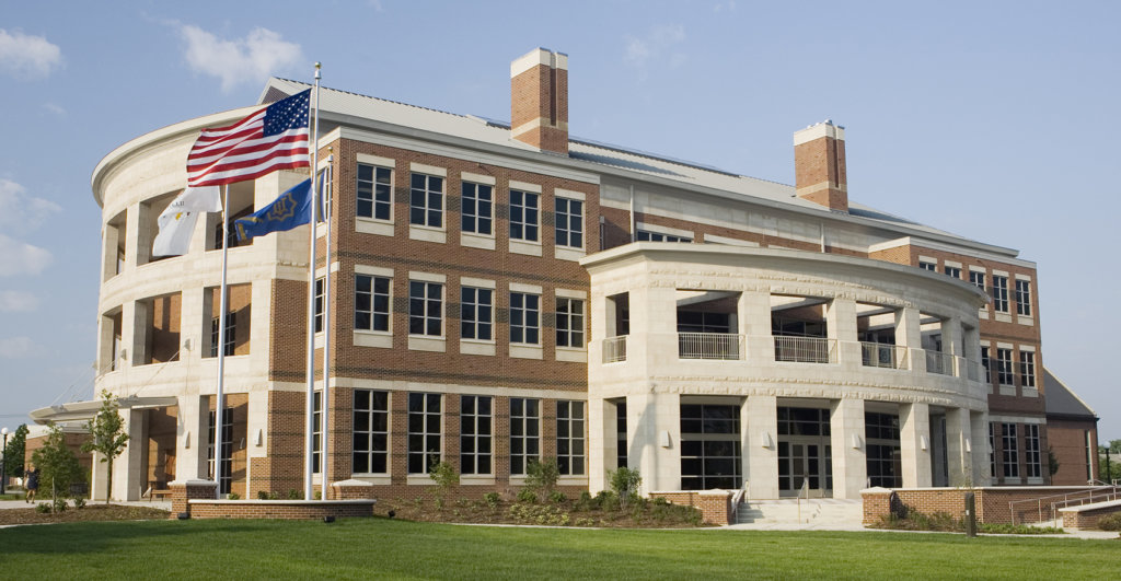 Alice Campbell Alumni Center (cropped)